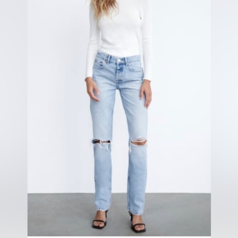 ZARA jeans | RIPPED STRAIGHT JEANS
LIGHT BLUE - REF. 4365/265